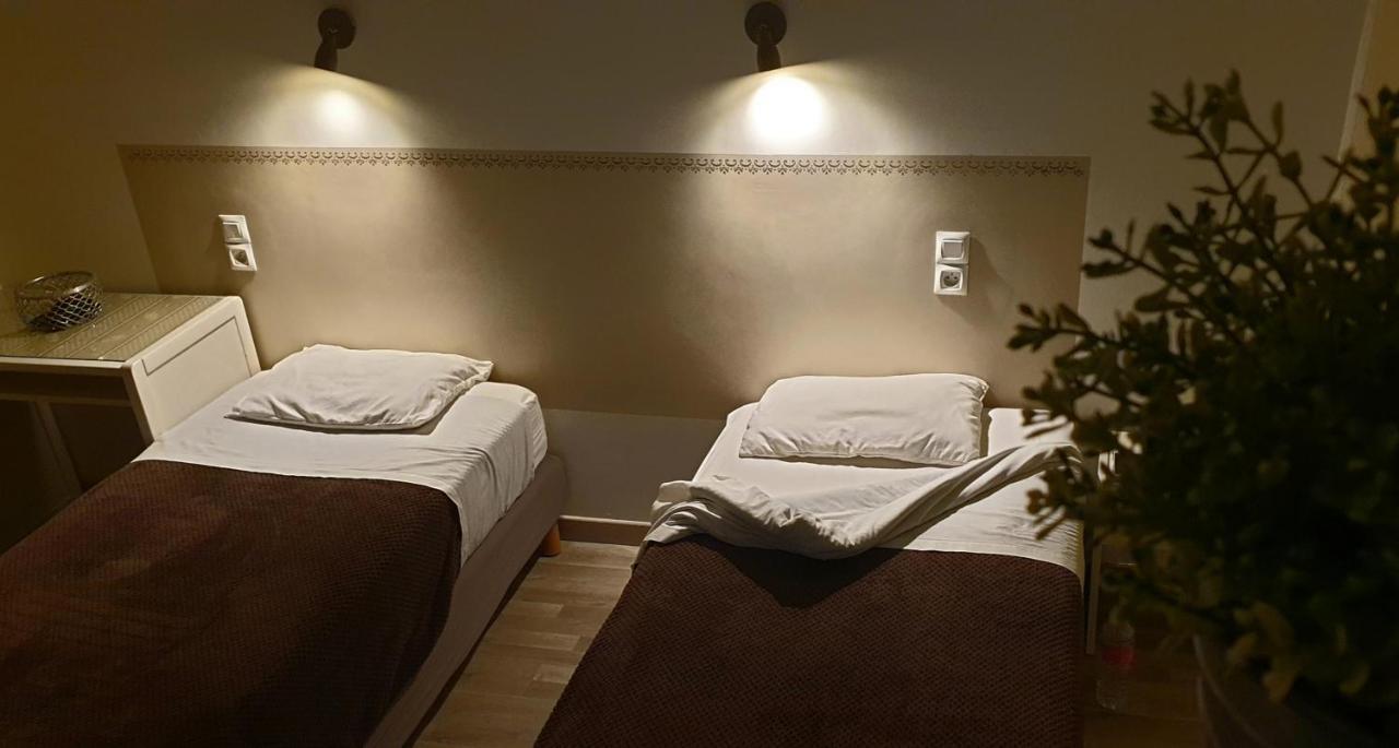 Auberge De Trente Pas Saint-Ferreol-Trente-Pas Экстерьер фото